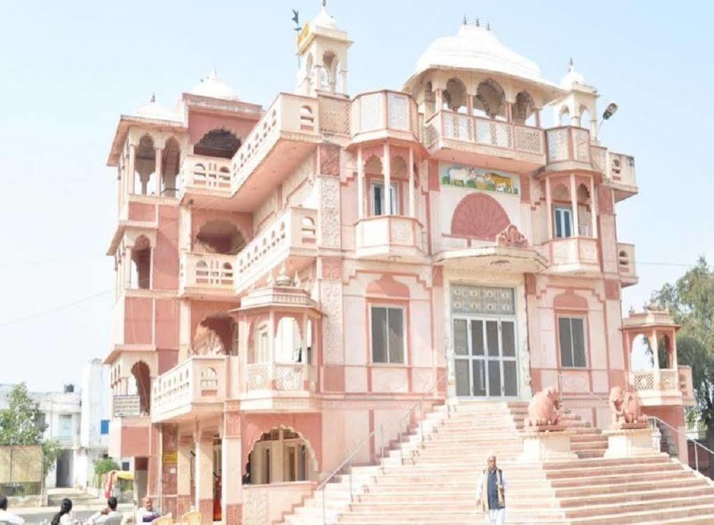 Hotel Suroth Mahal Luhāru מראה חיצוני תמונה